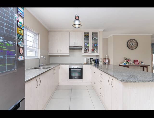 3 BEDROOM FREESTANDING SOLD IN SUNNINGDALE